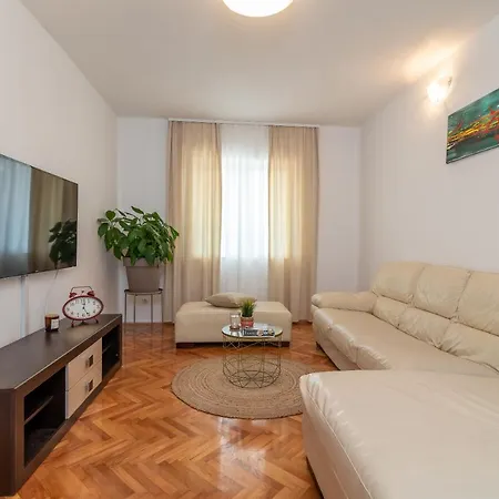 Radic-perfect Location For Summer Activities Apartamento Trogir