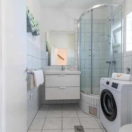 Radic-perfect Location For Summer Activities Apartamento Trogir