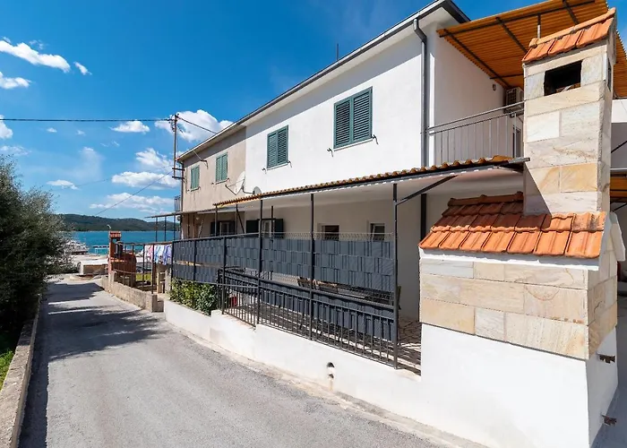 Radic-perfect Location For Summer Activities *