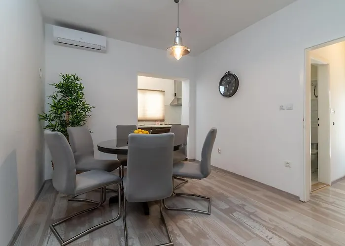 Radic-perfect Location For Summer Activities Trogir
