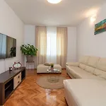Radic-perfect Location For Summer Activities Апартаменти Трогір