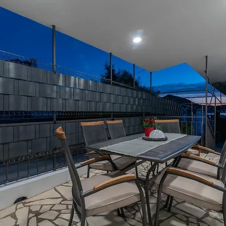 Appartement Radic-perfect Location For Summer Activities *