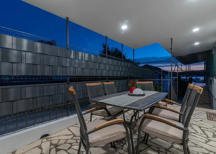 Apartament Radic-perfect Location For Summer Activities *