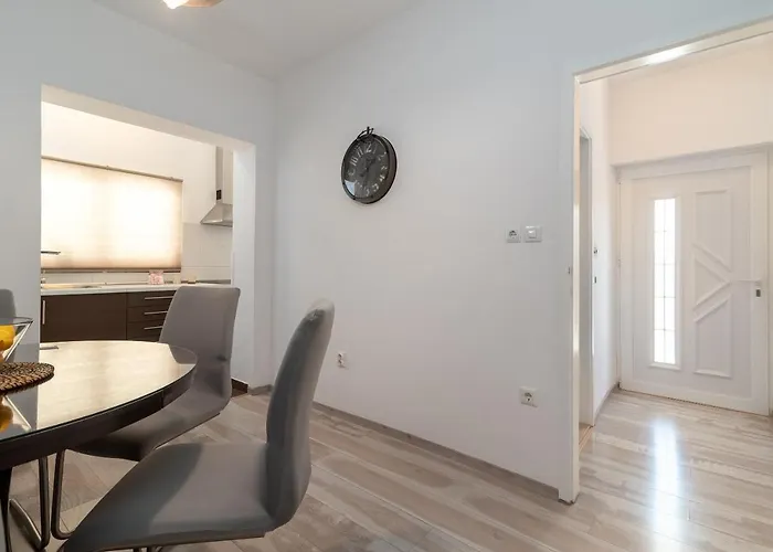 Radic-perfect Location For Summer Activities Appartement *