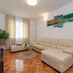 Radic-perfect Location For Summer Activities 아파트 트로기르